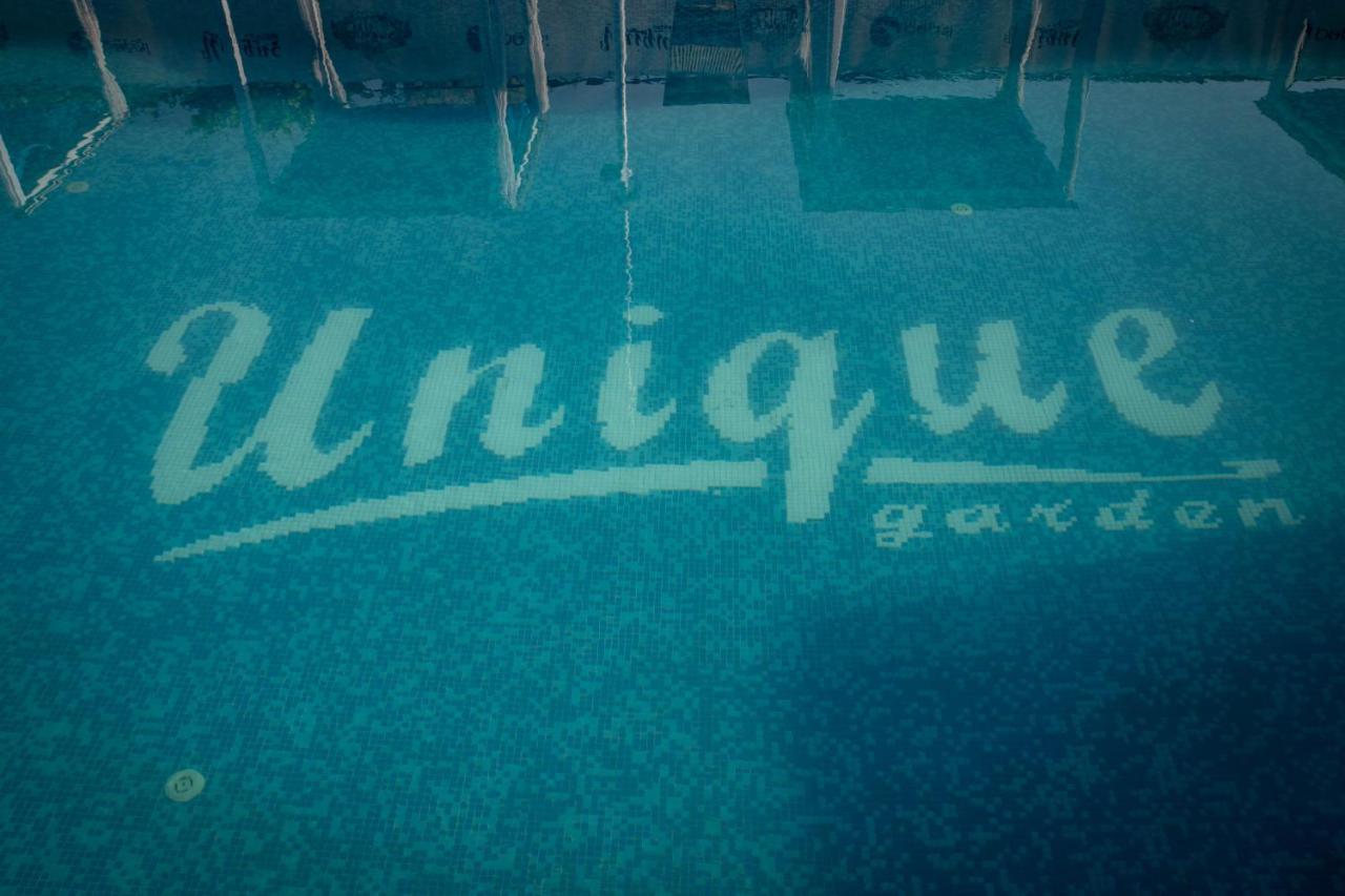 Unique Garden Hotel 브러일라 외부 사진